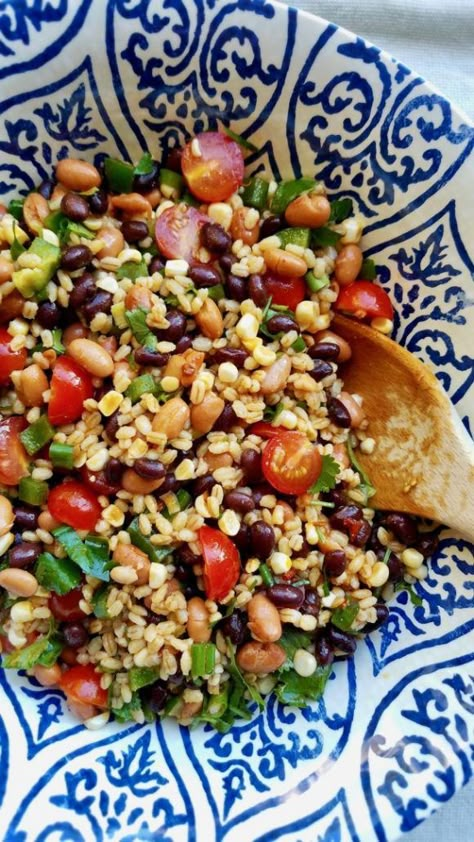 Chipotle Bean and Barley Salad - Ugly Vegan Kitchen Bean And Barley Salad, Barley Recipe Healthy, Chipotle Salad Dressing, Barley Salad Recipes, Chipotle Salad, Recipe With Corn, Vegan Bean, Barley Recipe, Barley Salad