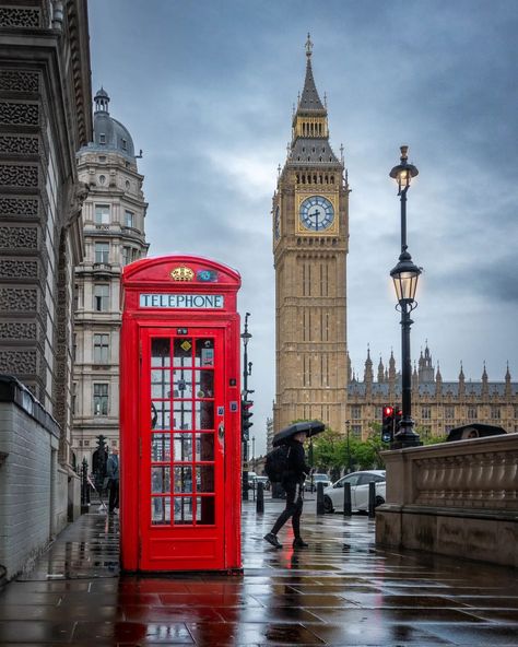 I saw the Big Ben! 'A lot of people,' you'll think, but that's far from the truth. You see, Big Ben is the clock in the Elizabeth Tower, the famous tower near the Palace of Westminster/Houses of Parliament. With a Big Ben Tour from @ukparliament, you can climb the tower and learn more about the history of the building, its construction and renovation. Very interesting, but of course the coolest thing is a peek behind the world's most famous clock. You get to see the mechanism, the bells (incl... Elizabeth Tower, Palace Of Westminster, Houses Of Parliament, The Tower, Westminster, Big Ben, The History, The Truth, I Saw