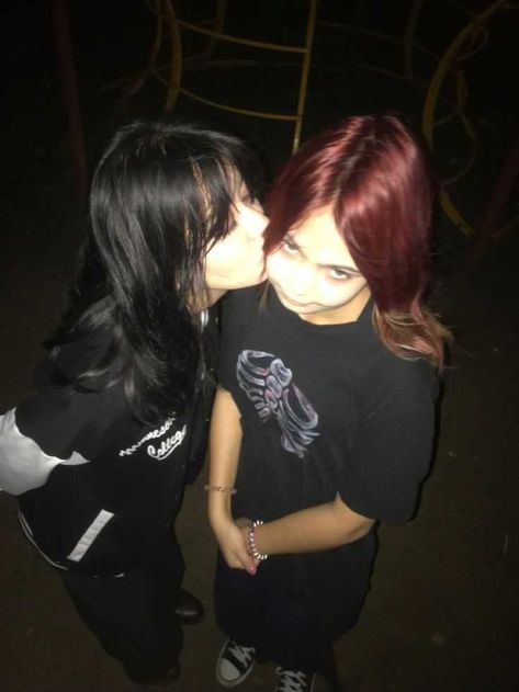 Red Hair And Black Hair Duo, I Need A Girlfriend, Need A Girlfriend, Cherry Coke, You Are My Moon, Friendship Photoshoot, Girlfriend Goals, Pics Ideas, Best Friend Photos