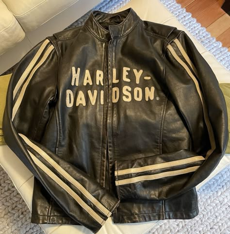 Vintage Leather Biker Jacket, Harley Davidson Clothes Aesthetic, Vintage Motor Jacket, Fitted Vintage Leather Biker Jacket, Vintage Leather Biker Jacket For Streetwear, Vintage Leather Moto Jacket, Harley Jacket, Vintage Biker Jacket, Vintage Racing Jacket