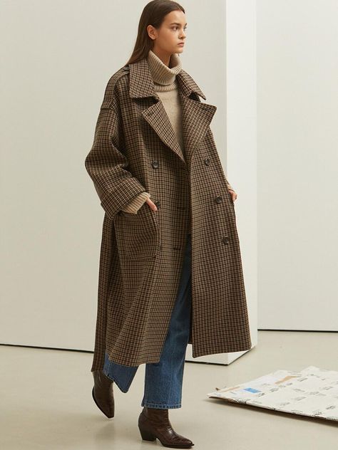 LOOKAST Khaki Check Oversize Trench Wool Coat #fashion #fallfashion #trenchcoat # daily #fw19 Oversized Coat Outfit, Wool Coat Outfit, Mantel Outfit, Trench Coat Outfit, Coat Outfits, Winter Fashion Outfits, Coat Fashion, Fall Winter Outfits, Wool Coat