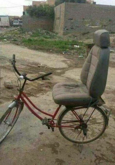 The most comfy bike ever... Cycling Memes, Bicycle Pictures, Velo Vintage, Design Fails, Bike Repair, Bike Seat, Car Humor, Funny Fails, Funny Photos