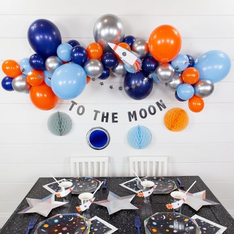 Astronaut Balloon, Space Themed Birthday Party, Space Themed Birthday, Space Party Decorations, Boys Birthday Party Decorations, Astronaut Party, Space Theme Party, Astronaut Birthday, Outer Space Party