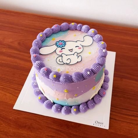 Sanrio Cinnamoroll Birthday Cake, Cinnamoroll Birthday Cake Ideas, Sanrio Cake Design, Cinnamon Roll Sanrio Party Ideas, Cinnamon Roll Hello Kitty Cake, Cinnamon Roll Cake Sanrio, Cinnamonroll Sanrio Cake, Cinnamoroll Cake Birthday, Cinnamon Roll Birthday Party