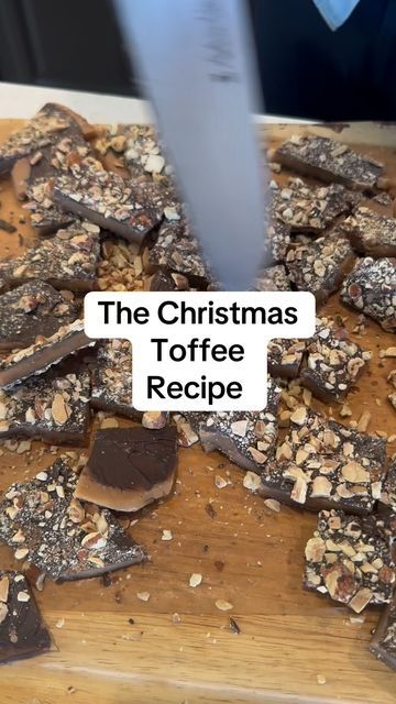 Lisa Jones on Instagram: "The toffee recipe by Marlene Sorosky �♥️ @cookingwithclass_ 
🧈(4 sticks) unsalted butter Land O’Lakes
🧈2 cups of sugar
🧈6 tablespoons of water 
🧈2 tablespoons of light corn syrup
🧈1 pound milk chocolate from @ghirardelli 
🧈2 cups chopped roasted almonds 

(Makes 1 1/2 pounds of toffee)" Marlene Sorosky Toffee, Christmas Toffee Recipe, Christmas Toffee, Holiday Candies, Cookie Pan, Almond Toffee, Toffee Recipe, Holiday Cookie Exchange, Holiday Goodies