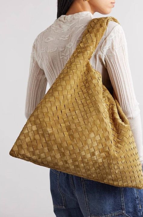 Bottega Veneta Bag Tote, September Fashion, Quilted Handbags, Trending Handbag, Bag Trends, Leather Clutch Bags, Who What Wear, Net A Porter, Trending Accessories