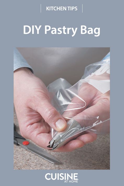 How to Make a DIY Pastry Bag | Here's an easy way to make a homemade pastry/piping bag out of something you probably already have in your kitchen! Perfect for all your frosting, filling, and piping needs. #food #cuisineathome #cookingtips #cookinghacks #kitchentips #kitchenhacks #baking #bakingtips #bakinghacks Diy Pastry Bag, How To Make A Piping Bag, Diy Icing Piping Bag, Diy Icing Bag, Diy Frosting Bag, Homemade Piping Bag, Diy Piping Bag, Diy Frosting, Diy Icing