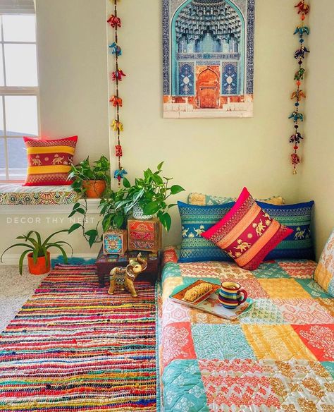 Indian Room, Colorful Room Decor, Indian Room Decor, Indian Bedroom Decor, Colourful Living Room Decor, India Home Decor, Indian Home Design, Indian Home Interior, Ethnic Home Decor