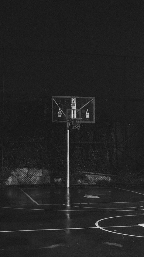 Black and White photograph. Black And White Aesthetic Basketball, Black And White Sports Pictures, Black Wallpaper Basketball, Basketball Aesthetics, Skibidi Sigma, Michael Jordan Pictures, Jordan Photos, Inspiration Wallpaper, Anime Kitten