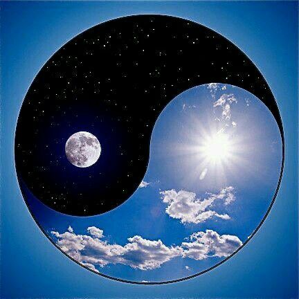 #Ying #Yang #Light #Dark #Night #Day #TheSun #TheMoon Sun In Libra, Jin Jang, Arte Yoga, Yin Yang Art, Yin Yang Tattoos, Easy Meditation, Soyut Sanat Tabloları, Ying Yang, Pompeii