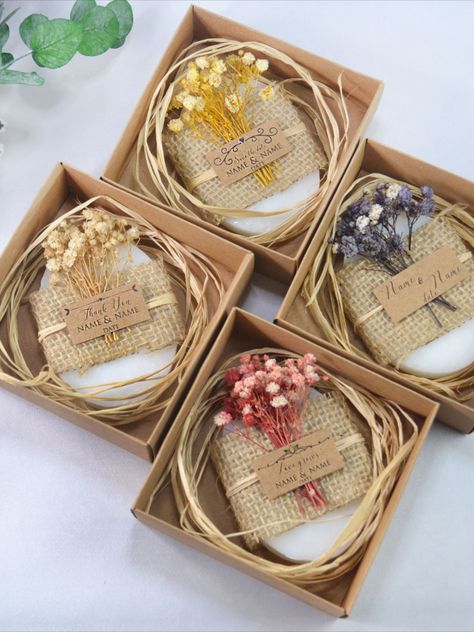 etsy.me Bridal Shower Favours, Wedding Soap, Kraft Paper Tags, Soap Wedding Favors, Floral Soap, Soap Gifts, Engagement Favors, Bridesmaid Favors, Mini Soaps