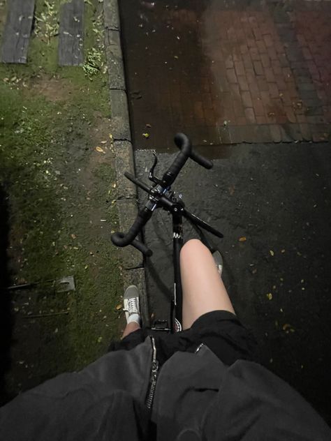 Pov: you’re riding a bike at midnight Riding Bike Aesthetic, Night Bike Ride, Morning Yoga Routine, Night Ride, Bike Pictures, Bike Aesthetic, Night Biking, Fixed Bike, Riding Bike