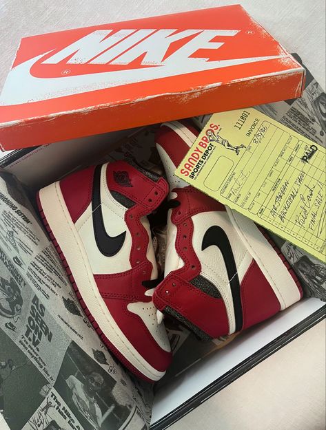 Nike Air Jordan 1 Chicago, Jordan 1 Lost And Found, Air Jordan 1 Chicago, Nike Air Jordan 1 High, Nike Wallpaper, Jordan 1 High Og, Jordan Sneakers, Lost And Found, Sneakers Addict