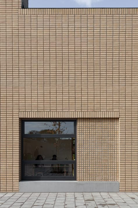 Studio Ard Hoksbergen, Studioninedots, Milad Pallesh · Basisschool Veerkracht · Divisare Mos Architects, Brick Detail, Brick Architecture, Brick Facade, Brick Patterns, Brick Design, Brick Building, Architecture Exterior, Facade Architecture