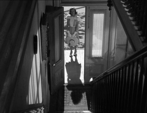 Shadow of a Doubt - Alfred Hitchcock (1943) Teresa Wright, Shadow Of A Doubt, Hitchcock Film, Alfred Hitchcock Movies, Film Grab, Entertainment Weekly, Alfred Hitchcock, Film Set, Close Image