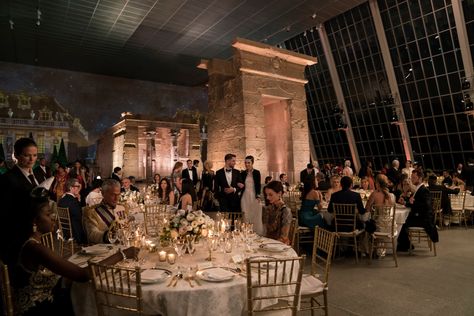 Nyc Gala Aesthetic, Met Gala Venue Aesthetic, The Met Wedding, The Met Gala Aesthetic, Ocean 8 Aesthetic, Met Gala Aesthetic Party, Oceans 8 Met Gala, Charity Gala Aesthetic, Oceans 8 Aesthetic