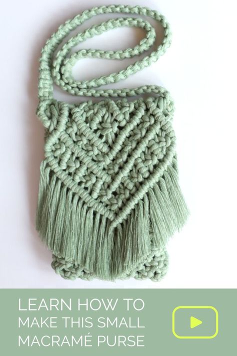 Light green macrame purse with shoulder strap. Macrame Purse Strap, Macrame Purse Tutorial, Shoulder Bag Tutorial, Macrame Shoulder Bag, Macrame For Beginners, Macrame Inspiration, Macrame Bags, Boho Ideas, Macrame Purse