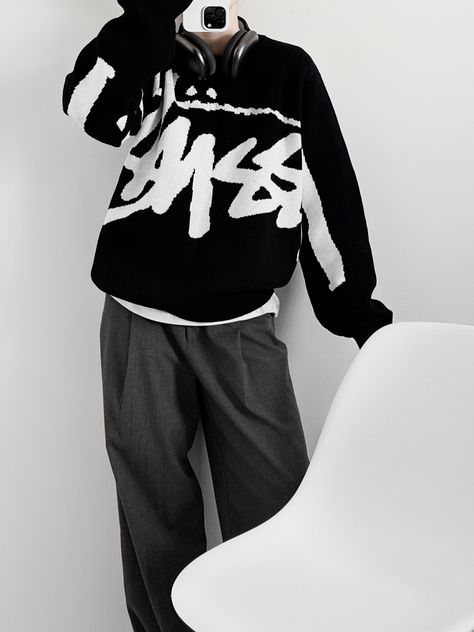 Stussy Sweater Outfit, Stussy Knit Sweater, Sweater Outfit Men, Stussy Sweater, Bleach Print, Hoodies Ideas, Skater Outfit, Outfit Sport, Stussy Hoodie