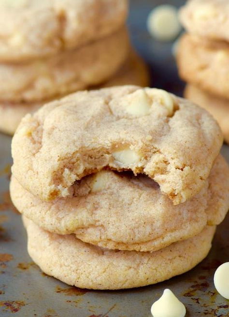 Cinnamon Roll Cheesecake Cookies | These cinnamon roll cheesecake cookies are like three desserts in one! White Chocolate Chip Macadamia Nut Cookies, Roll Cheesecake, White Chocolate Macadamia Nut Cookies, Fall Cookie Recipes, Cinnamon Roll Cheesecake, Cinnamon Sugar Cookies, Pudding Flavors, Perfect Sugar Cookies, Macadamia Nut Cookies