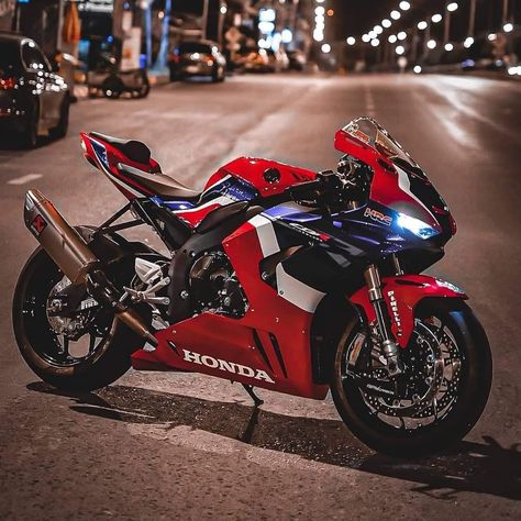 Honda Sport Bikes, Honda Fireblade, Hello Moto, Honda Cbr 1000rr, Motorcross Bike, Futuristic Motorcycle, Bmw Wallpapers, Cafe Racing, Pretty Bike