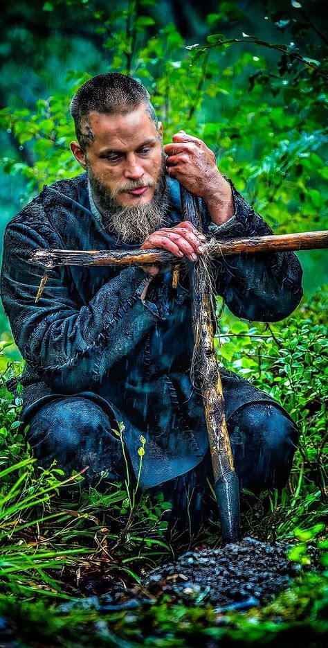 Ragnar Lothbrok Aesthetic, Ragnar Lothbrok Wallpapers 4k, Ivar Vikings, Ragnar Vikings, Vikings History, Viking Pictures, Vikings Travis Fimmel, Vikings Lagertha, Viking Wallpaper