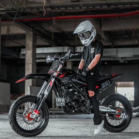 Drz400 Supermoto, Ktm Motor, Motard Bikes, 250 Dirt Bike, Motocross Photography, Custom Dirt Bike, Ktm Supermoto, Yamaha Wr, Moto 50cc