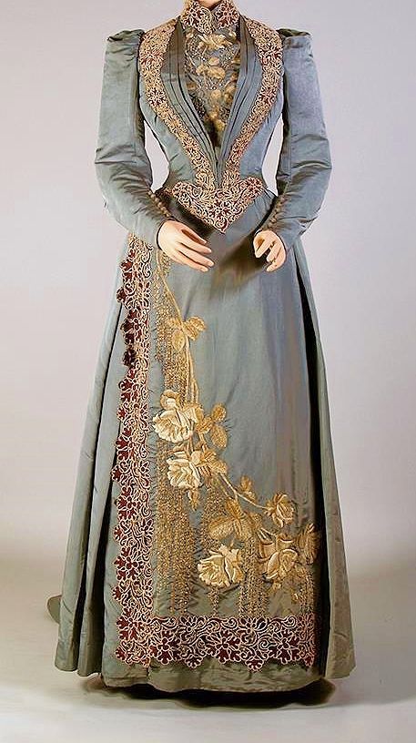 1890 Dress, Historical Gowns, Walking Dress, 1890s Fashion, 1800s Fashion, Victorian Costume, Edwardian Dress, 19th Century Fashion, Old Dresses