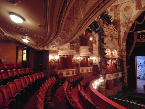 London Coliseum, Photos Of London, Travel England, London Attractions, Sunset Boulevard, Good Memories, Visiting England, London Christmas, London Tours