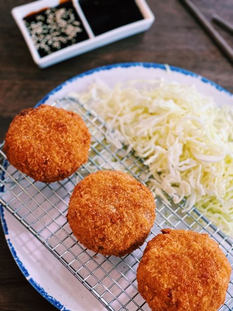 Curry Croquettes (Crispy and Cheesy!) - Tiffy Cooks Tiffy Cooks, Asian Appetizers, Croquettes Recipe, Potato Croquettes, Creamy Crab, Japanese Curry, Spicy Honey, Honey Garlic Chicken, Japanese Dishes