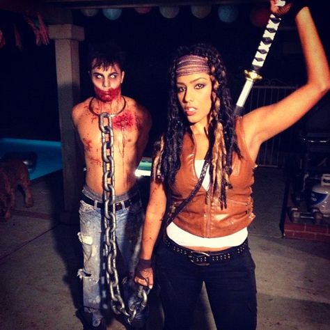 Halloween Walking Dead Michonne Costume, Walking Dead Halloween Costumes, The Walking Dead Halloween, Walking Dead Costumes, Minion Outfit, Halloween Parejas, Halloween Costume Ideas For Couples, Addams Family Costumes, Costume Ideas For Couples