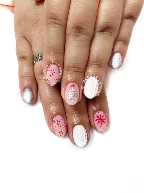 Candy Cane Nails Pink, Simple Gingerbread Nails, Christmas Nails Sweater, Peppermint Christmas Nails, Christmas Frenchies Nails, Pink Retro Christmas Nails, Sweater Christmas Nails, Pink Candy Cane Nails, Pink Sweater Nails