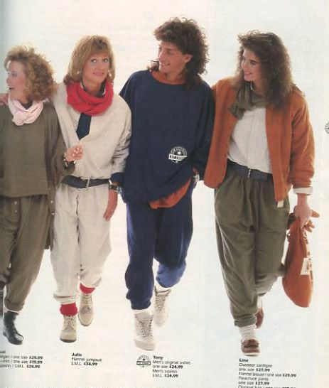 80's baggy clothes. I remember this--it was an Esprit ad. 1987 Fashion, Sup Girl, 80s Fashion Men, 1980s Fashion Trends, Look 80s, 1980’s Fashion, Fashion Baggy, Fashion 1980s, 80s Girl