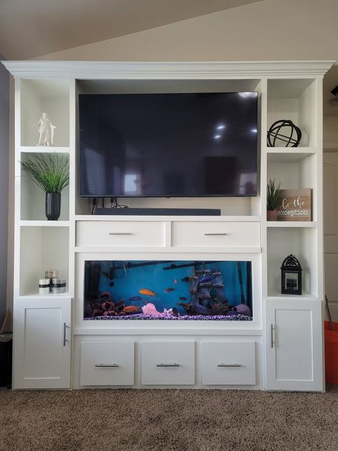 Built In Tv Wall Unit With Fish Tank, Fish Tank Tv Unit, Home Decor With Fish Tank, Tv Stand With Aquarium, Built In Terrarium, Fish Tank Built In, Aquarium Built In, Built In Tv Wall Unit With Aquarium, Tv And Fish Tank Wall