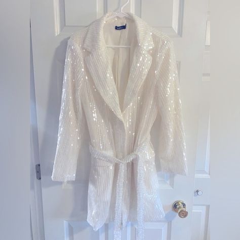 White Sequin Blazer Dress White Sequin Blazer Outfit, Sequin Blazer Outfit, Sequin Blazer Dress, Blazer Outfit Ideas, Sequin Blazer, White Tweed, Blazer Outfit, Blazer Outfits, Formal Outfit