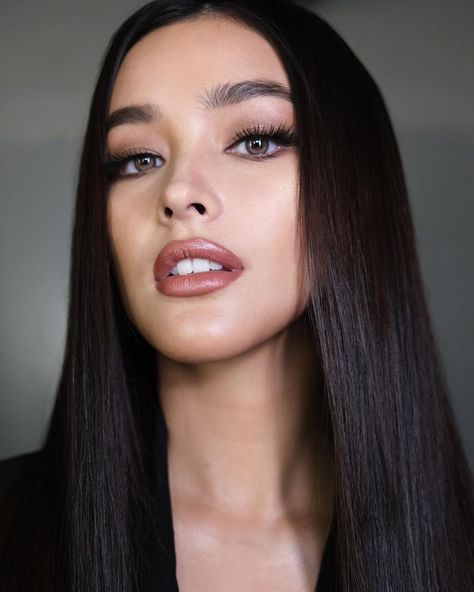 Liza Soberano Instagram, Definition Of Art, Lisa Soberano, Liza Soberano, The Baddest, Best Girl, Brunette Woman, Bold Makeup, Model Face