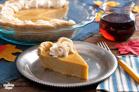 Maple Cream Pie Recipe, Maple Cream Pie, Easy Banoffee Pie, Maple Pie, Turkey Cheese Ball, Buttermilk Pie Recipe, Thanksgiving Meal Ideas, Key Lime Tarts, Make A Turkey