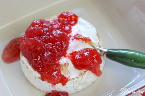 Simple Baked Brie with Strawberry Jam - quick holiday appetizer http://lehmanlane.net Quick Holiday Appetizers, Baked Brie With Jam, Champagne Punch Recipes, Brie Cheese Recipes, Baked Brie Recipes, Strawberry Freezer Jam, Brie Appetizer, Strawberry Jam Recipe, Brie Recipes