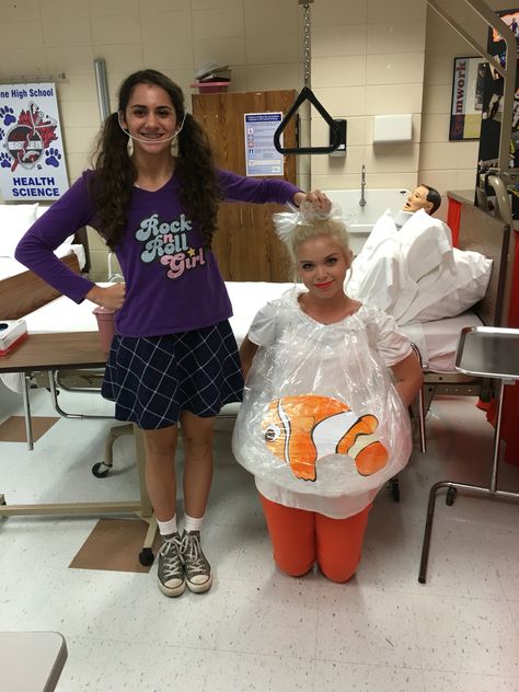 Nemo And Dory Costume, Finding Nemo Costume Diy, Nemo Outfit, Halloween Costumes Disney, Halloween Costumes Couple, Goldfish Costume, Finding Nemo Costume, Nemo And Dory, Nemo Costume