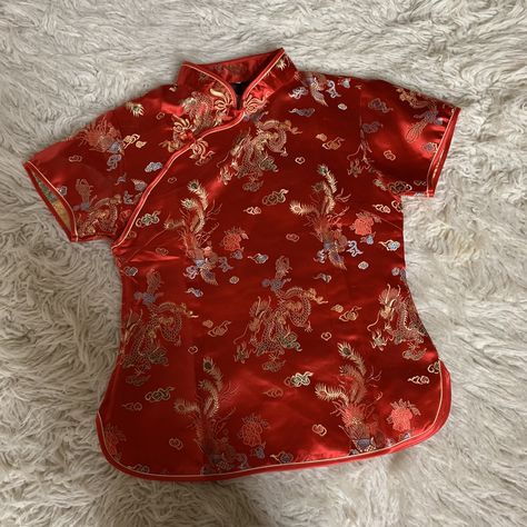 Chinese Tops Fashion, Chinese Clothes Aesthetic, Qipao Top Outfit, Chinese Dragon Clothes, Dragon Print Outfit, Qipao Shirt, Qipao Top, Chinese Top, Japan Outfits