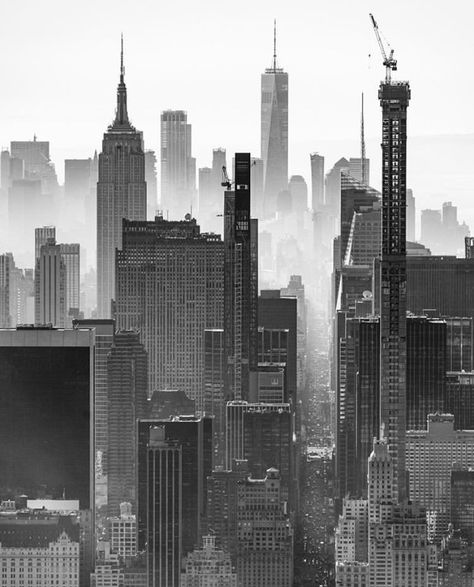 Gotham City Tattoo Ideas, Black And White Building Aesthetic, City Black And White Aesthetic, New York Buildings Aesthetic, Skyscraper Aesthetic, City Skyline Photography, Brooklyn Skyline, City Black And White, Cute Powerpoint Templates