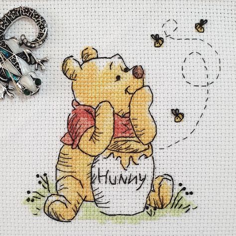 Cer Nocturn, Pooh Corner, Nursery Cross Stitch, Disney Cross Stitch Patterns, Pola Kristik, Disney Cross Stitch, Baby Cross, Cross Stitch Patterns Flowers, Cute Cross Stitch