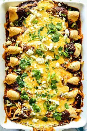 Beyond Easy Chicken Mole Enchiladas Mole Enchiladas Recipe, Chicken Mole Enchiladas, Mole Enchiladas, Chicken Mole, Mole Sauce, Thanksgiving Dinner Recipes, Fast Dinner Recipes, Healthy Chicken Dinner, Mexican Dinner