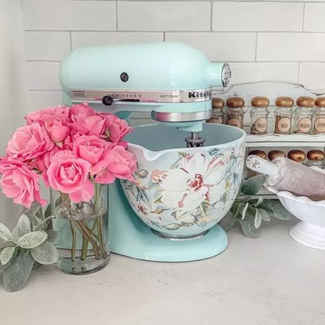 Kitchen Aid Mixer With Ceramic Bowl, Fancy Kitchen Ideas, Kitchenaid Bowl, Bowl Collection, Mixer Recipes, Pastel Kitchen, Fancy Kitchens, Countertop Appliances, Kitchenaid Stand Mixer