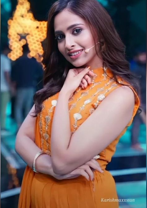 Karishma Sawant, Abhira Yrkkh, Pranali Rathod, Drama Actors, Cute Attitude Quotes, Western Outfits Women, Couple Photography Poses, Pakistani Actress, Photo To Video