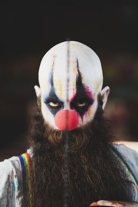 Ever see a chainsaw wielding clown with an epic beard? Now you have! #halloweendecor #halloweencostume #halloweendecoration Beard Halloween Makeup, Mens Halloween Makeup, Creepy Clown Makeup, Halloween Beard, Halloween Makeup Clown, Holloween Makeup, Scary Clown Makeup, Halloween Circus, Creepy Halloween Makeup