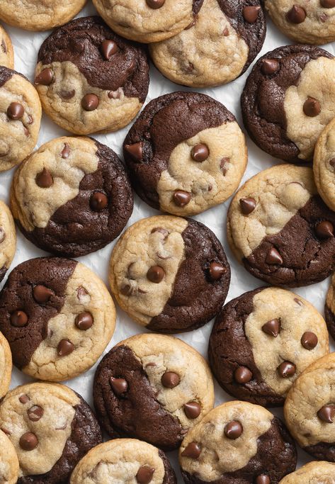 Brookies Cookies - Browned Butter Blondie Brooke Cookies, Brookie Cookies, Brookies Cookies, Brookies Recipe, Gooey Chocolate Chip Cookies, Cookie Dough Brownies, Baked Dessert, Fudgy Brownie, Browned Butter