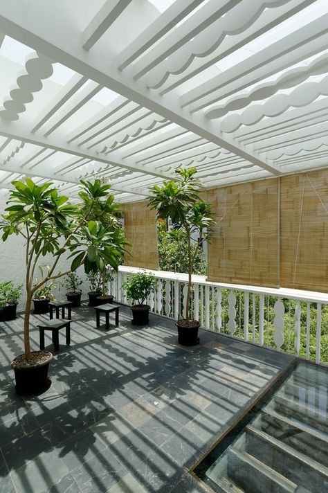 Gallery of Puranik House - Pune / India / 2010 | Picture 8 | Roof Top Gardens, Eco Friendly Architecture, Skylight Design, Gray Floor, Beautiful Composition, Terrace Garden Design, Terrace Decor, Rooftop Terrace Design, Covered Deck