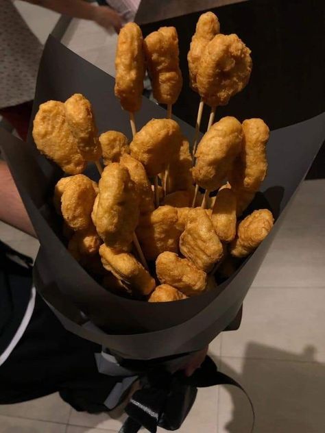 Chicken Nugget Bouquet, Happy Birthday Chicken, Edible Bouquets, Chicken Nugget, Hotel Food, Fair Food Recipes, Beer Festival, Birthday Food, Cool Things