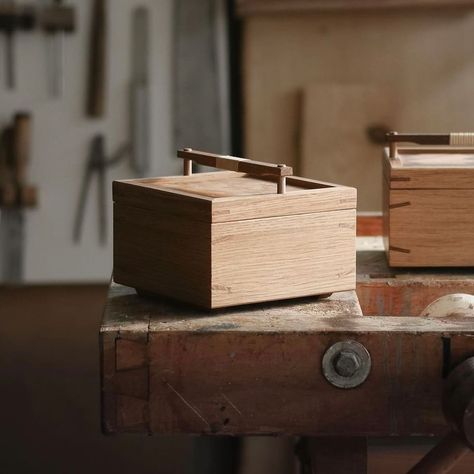 Modern Jewelry Box Wood, Woodworking Jewelry Box Design, Wooden Watch Box Design, Luxury Wooden Boxes, Wooden Box Packaging, Timber Jewellery Boxes, Wood Tool Box, Wooden Accessories, Wood Working Gifts