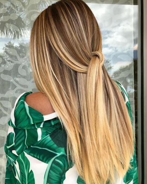 Long Straight Golden Honey Blonde Balayage #balayagehairblonde Golden Honey Blonde Balayage, Champagne Blond, Honey Blonde Balayage, Balayage Straight Hair, Blonde Hair Colors, Honey Blonde Hair Color, Brown Ombre Hair, Ombre Hair Blonde, Balayage Hair Dark